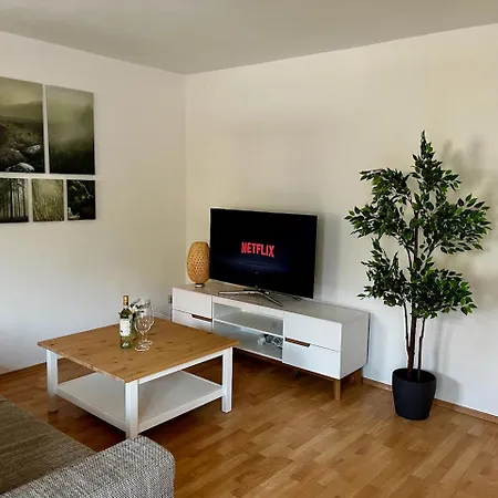 Altstadtwohnung Mit Balkon & Parkplatz *
