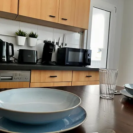 Altstadtwohnung Mit Balkon & Parkplatz Apartamento *